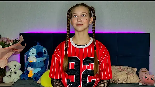 MissEmilyMiller online show from October 21, 5:13 pm