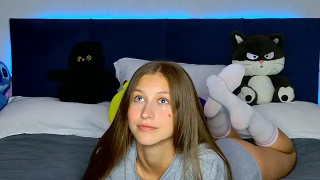 MissEmilyMiller online show from March 26, 7:08 pm