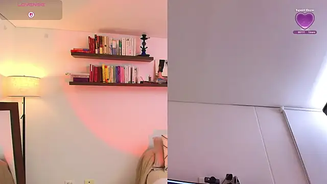 Snapshot of Evelyn__16 chatting on October 10, 1:04 am Evelyn 16 online show from October 10, 1:04 am