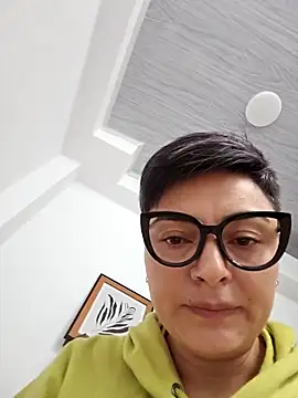 Daniela Leonn online show from November 24, 5:23 pm