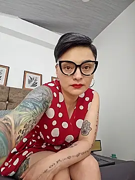 Daniela Leonn online show from November 25, 7:25 pm