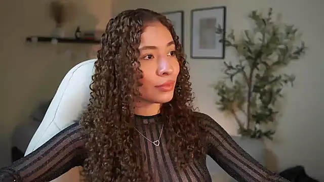 isabella-garcia- online show from March 27, 9:03 pm