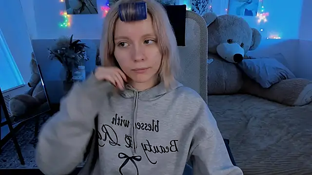 AuroraWrenfield online show from February 17, 4:20 am