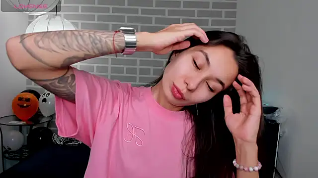 Snapshot of Kat__cat chatting on October 27, 12:04 am Kat cat online show from October 27, 12:04 am