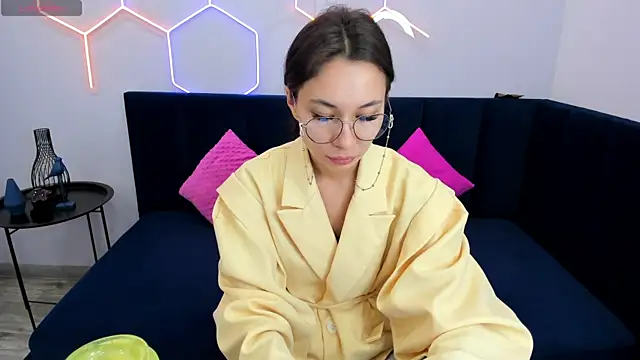 Snapshot of Kat__cat chatting on November 3, 1:29 am Kat cat online show from November 3, 1:29 am