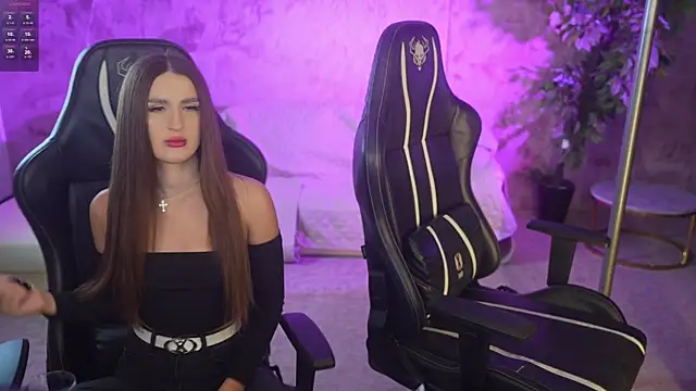 Snapshot of Goldie_Flame chatting on November 16, 12:05 am Goldie Flame online show from November 16, 12:05 am