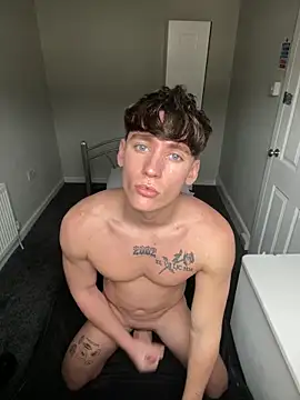 Snapshot of naughtyboy0124 chatting on February 26, 11:42 am naughtyboy0124 online show from February 26, 11:42 am