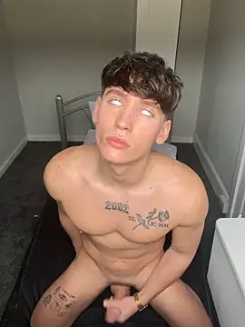 Snapshot of naughtyboy0124 chatting on March 16, 10:30 am naughtyboy0124 online show from March 16, 10:30 am