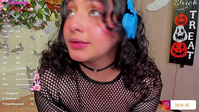 Snapshot of TICH____ chatting on November 11, 8:31 pm TICH online show from November 11, 8:31 pm