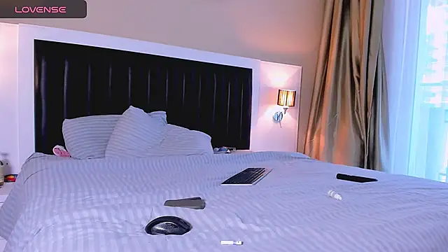 Snapshot of marrenaa chatting on November 11, 6:13 am marrenaa online show from November 11, 6:13 am