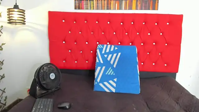 carolinacrus01 online show from October 27, 4:22 pm