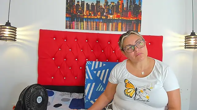 carolinacrus01 online show from October 29, 4:42 pm