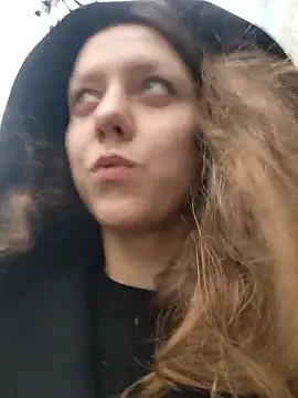 Snapshot of Eveline_Beauty_Kitty chatting on February 5, 3:27 pm Eveline Beauty Kitty online show from February 5, 3:27 pm