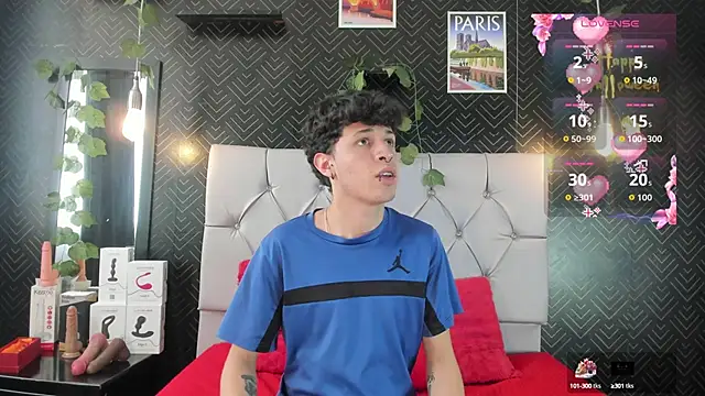 Axel  Evans online show from October 16, 3:57 pm