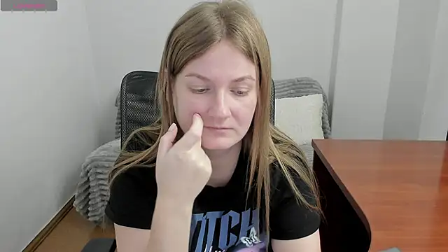 Alisha Skyes online show from December 5, 5:42 pm