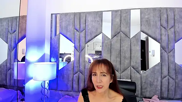 Snapshot of BestLadyMature chatting on October 10, 7:57 pm BestLadyMature online show from October 10, 7:57 pm
