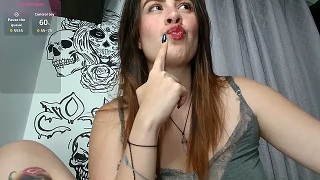 ImSophieFox online show from March 28, 3:50 am