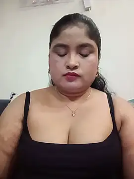 Snapshot of hornyriyanka chatting on June 6, 3:00 am hornyriyanka online show from June 6, 3:00 am
