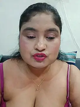 Snapshot of hornyriyanka chatting on June 9, 2:12 am hornyriyanka online show from June 9, 2:12 am