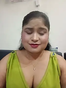 Snapshot of hornyriyanka chatting on June 24, 2:43 am hornyriyanka online show from June 24, 2:43 am