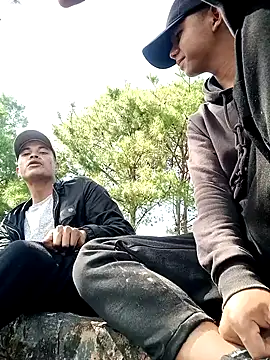 Snapshot of zebba12 chatting on October 25, 6:43 am zebba12 online show from October 25, 6:43 am