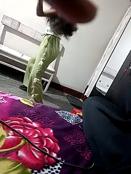 Snapshot of zebba12 chatting on November 7, 1:55 pm zebba12 online show from November 7, 1:55 pm