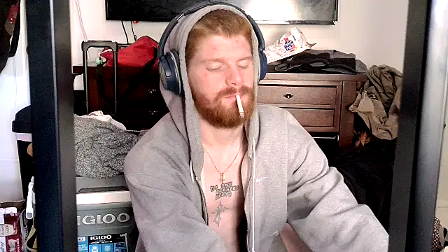 Snapshot of Magnetic127 chatting on November 5, 8:09 pm Magnetic127 online show from November 5, 8:09 pm