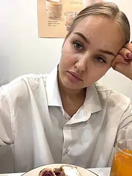 CandyVice online show from November 6, 5:03 pm