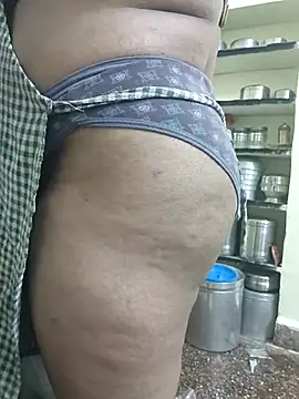 dhanshri143 online show from October 28, 4:49 am