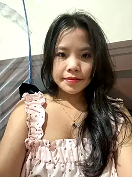 Snapshot of Bella_7777 chatting on October 3, 3:20 pm Bella 7777 online show from October 3, 3:20 pm