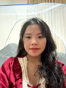 Snapshot of Bella_7777 chatting on October 13, 3:45 pm Bella 7777 online show from October 13, 3:45 pm