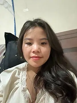 Snapshot of Bella_7777 chatting on October 16, 6:20 pm Bella 7777 online show from October 16, 6:20 pm