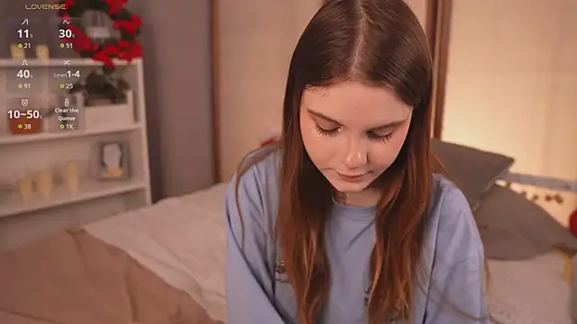 Snapshot of Lu__Lane chatting on December 16, 9:25 am Lu Lane online show from December 16, 9:25 am