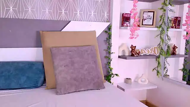 Snapshot of Celine_Lee chatting on October 13, 5:35 pm Celine Lee online show from October 13, 5:35 pm