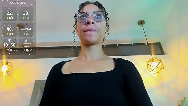 Hanna Cornee  online show from October 2, 1:40 pm