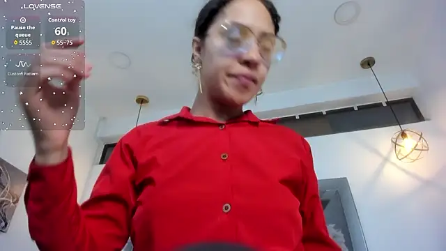 Hanna Cornee  online show from January 19, 12:20 pm