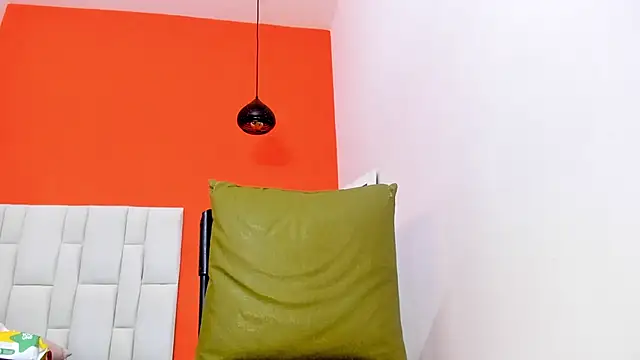 Roxan-hot69 online show from September 16, 7:15 pm