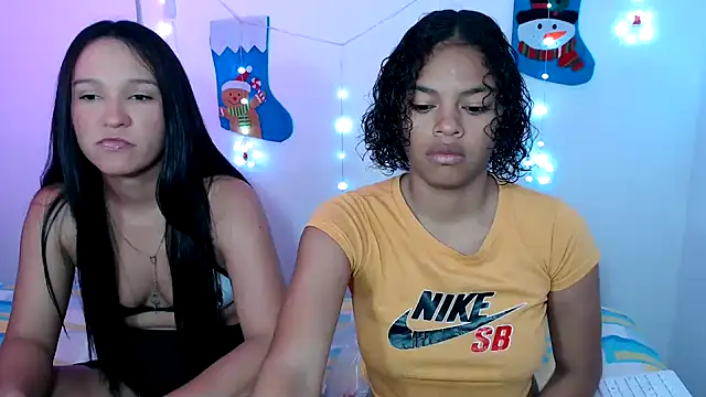 penelopeh  online show from November 26, 7:15 pm