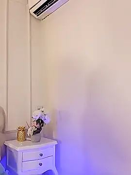 Kaylachannell online show from November 11, 3:50 am