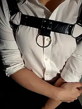 111owo111 online show from October 11, 12:04 pm