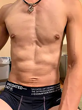 Snapshot of winds1069 chatting on December 16, 2:33 pm winds1069 online show from December 16, 2:33 pm