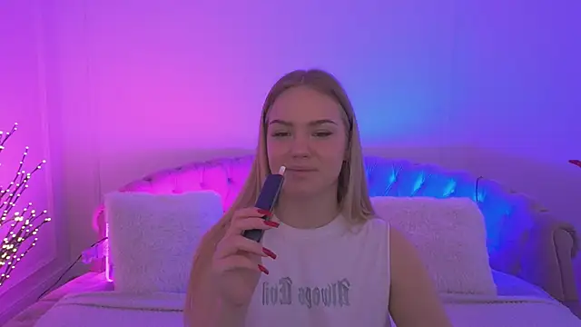 CelesteNoir online show from January 13, 8:30 am