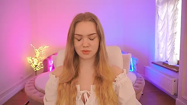 CelesteNoir online show from February 23, 7:50 am