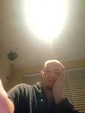 Snapshot of piercingpik chatting on January 11, 8:58 pm piercingpik online show from January 11, 8:58 pm