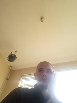 Snapshot of piercingpik chatting on January 13, 11:37 am piercingpik online show from January 13, 11:37 am