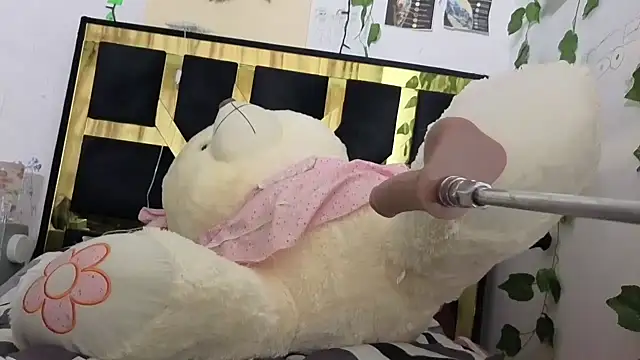 lucywhite13 online show from January 14, 10:58 pm