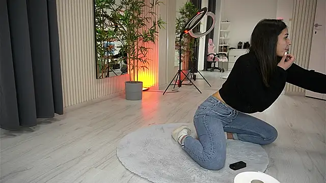 EmmaBlanco online show from October 1, 7:20 pm