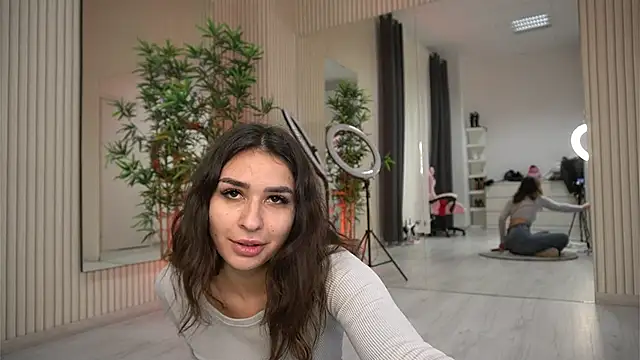 EmmaBlanco online show from October 17, 7:05 pm