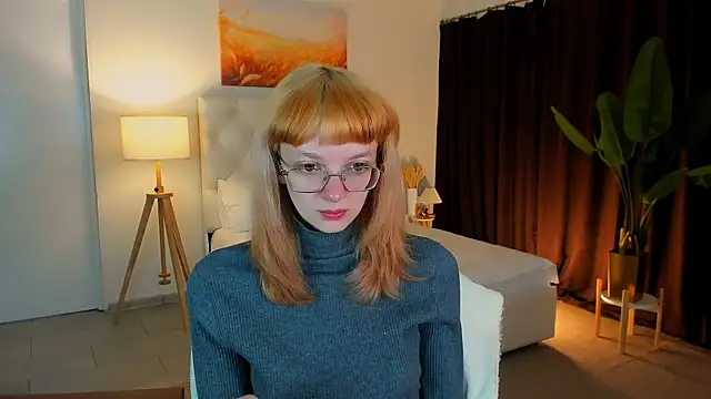 MollyJiggles online show from October 4, 12:36 pm