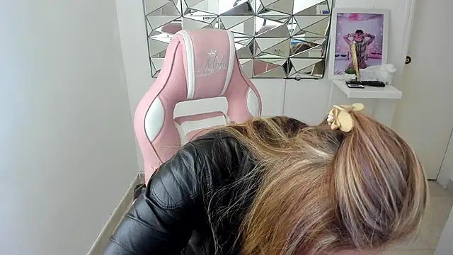 camixxx m online show from December 1, 12:32 pm